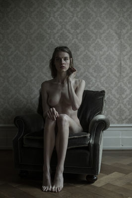 vintage sadness? / Fine Art  Fotografie von Model Carla Gesikiewicz ★13 | STRKNG