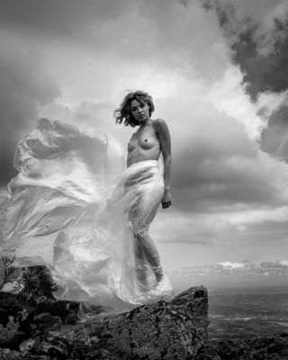 Goddess / Nude  Fotografie von Fotograf Phil Raynaud ★7 | STRKNG