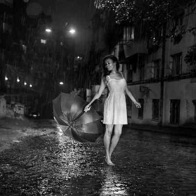 It is rainy / Menschen  Fotografie von Model AelitaMari | STRKNG