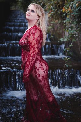 Wassertreppe / People  photography by Model Solea ★2 | STRKNG