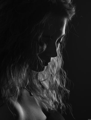 Alessandra / Portrait  photography by Photographer Andrea Calamai | STRKNG