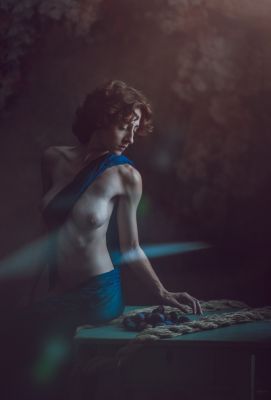 the gift of the gods / Fine Art  photography by Photographer Harald Heinrich ★9 | STRKNG