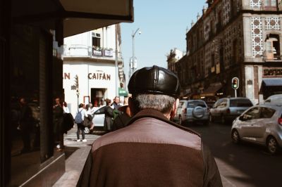 The Hat / Street  Fotografie von Fotograf Alex Coghe ★9 | STRKNG