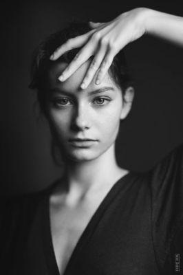 Portrait by Pascal Chapuis / Portrait  Fotografie von Model Modelejessica | STRKNG