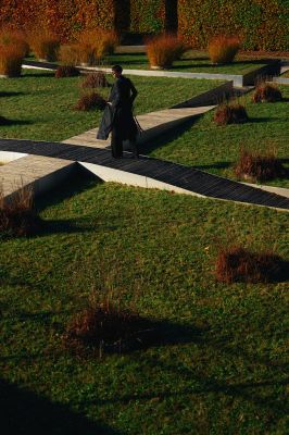 Sol - Nadine / Conceptual  photography by Photographer RaphaelLechner | STRKNG