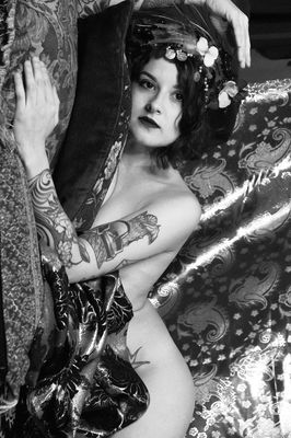 Postcard from another Century / Nude  Fotografie von Fotografin Irene Toma ★13 | STRKNG