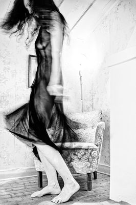 Dancing with myself / 2025-06-25 Dancing with myself / Fine Art Fotografie von Model My own Muse ★8 | STRKNG