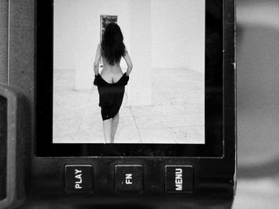 I leave the beaten track and dive into authenticity. The end of manipulation and use! FREEDOM!… / 2025-06-15 I leave the beaten track and dive into authenticity. The end of manipulation and use! FREEDOM!… / Nude Fotografie von Model My own Muse ★8 | STRKNG