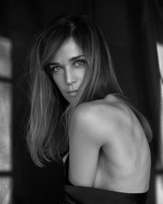 Photographer Julian Amieva / Portrait  photography by Model noemipn13 ★12 | STRKNG