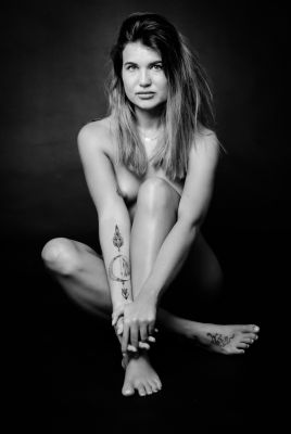 - strong - / Nude  Fotografie von Fotograf Michael Scheelen - departure99-photoart - ★1 | STRKNG