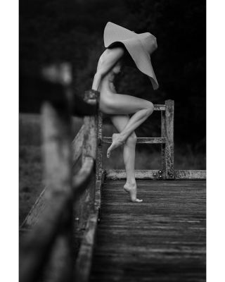 with hat / Nude  photography by Photographer Jürgen Bussmann Photography ★2 | STRKNG