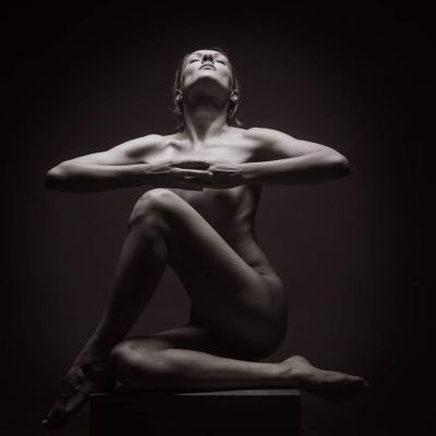 Shaped by light / Nude  photography by Model Magdalena Stawicka ★7 | STRKNG