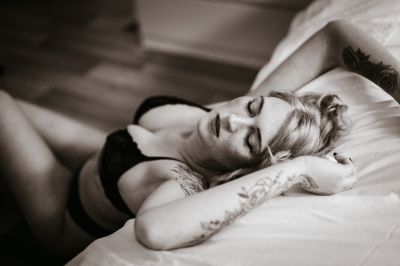 Bed / Portrait  photography by Photographer ruhrboudoir by Andreas | STRKNG
