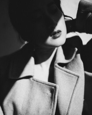 Yen / Black and White  photography by Photographer Cristian Trippel ★15 | STRKNG