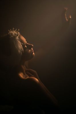 Touch of light / Portrait  Fotografie von Fotograf Rene Olejnik ★2 | STRKNG