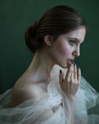 Untitled / Portrait  photography by Photographer Morteza khobzi ★10 | STRKNG