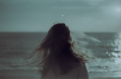 Lei, il vento, il mare / Konzeptionell  Fotografie von Fotograf Tommaso Donato ★4 | STRKNG