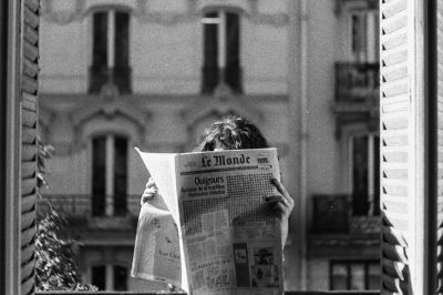 Parigi, camera d'albergo / Schwarz-weiss  Fotografie von Fotograf Tommaso Donato ★4 | STRKNG