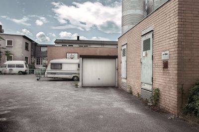 Gewerbelandschaften Wohnwagen / Konzeptionell  Fotografie von Fotograf Joe Lorenz | STRKNG