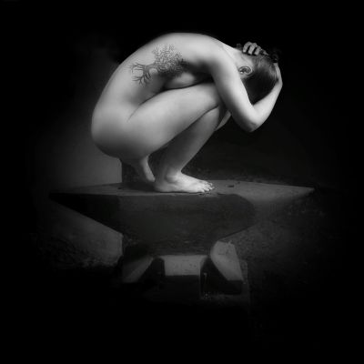 Nude  Fotografie von Fotografin Ellen Loke ★1 | STRKNG