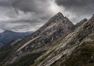 Vor dem Gewitter / Landscapes  photography by Photographer Jonathan Trautmann | STRKNG