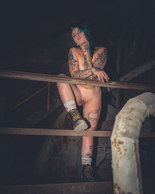 Schönheit im Zerfall / Nude  Fotografie von Fotograf David Weiss | STRKNG