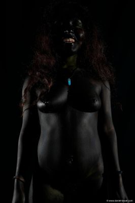 black / Nude  photography by Photographer Daniel Bauer | STRKNG