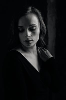 .she.her. / Schwarz-weiss  Fotografie von Fotograf Augen.Blick.Winkel | STRKNG