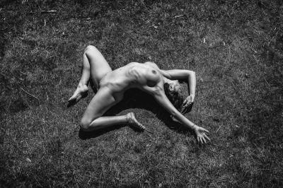 Finding Shapes / Nude  photography by Model Beke ★12 | STRKNG