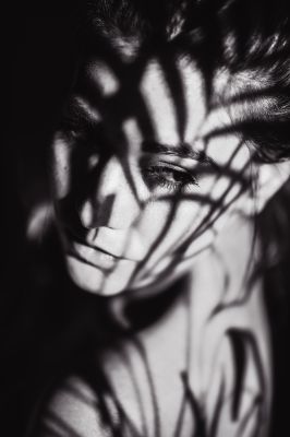 Saskia / Portrait  photography by Photographer Andreas Thelen | STRKNG