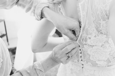 Hochzeitsvorbereitung / Hochzeit  Fotografie von Fotograf Oliver Antwi | STRKNG