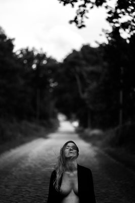 Linda / Portrait  photography by Photographer Suse Photo ★11 | STRKNG