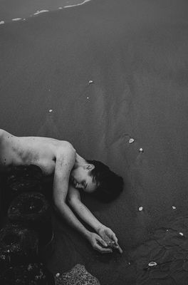 Verbunden... Verbunden... / Nude photography by Photographer Suse Photo ★11 | STRKNG