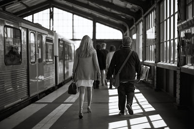 Hamburg Baumwall / Street  photography by Photographer xprssnst | STRKNG