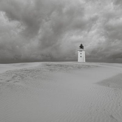 Wolken über der Düne / Lost places  Fotografie von Fotograf xprssnst | STRKNG