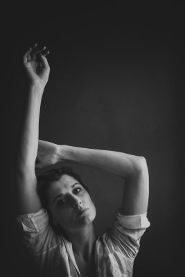 Hands up / Portrait  photography by Photographer Janinepatejdl ★6 | STRKNG