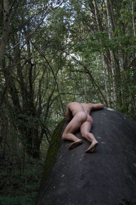 In dem Wald / Nude  Fotografie von Model vampirhaut ★3 | STRKNG