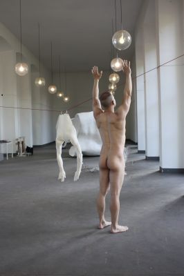 Ausstellungsobjekt / Nude  photography by Model vampirhaut ★3 | STRKNG