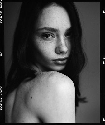 Daria / Portrait  Fotografie von Fotograf Graefel ★29 | STRKNG