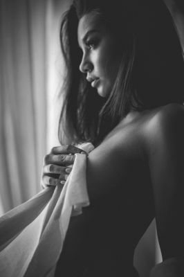 Nicci / Nude  photography by Photographer Helmut Boden | STRKNG