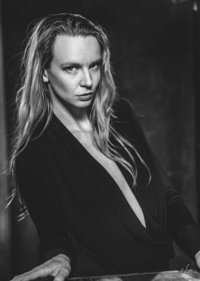 Portrait / Black and White  photography by Model mademoiselle_martina ★1 | STRKNG