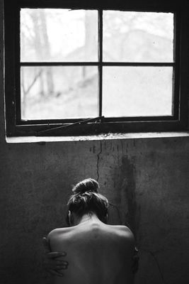 The Window / Nude  Fotografie von Fotografin Sandra Mago ★4 | STRKNG