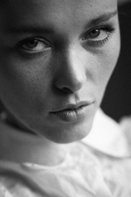 Up close and personal / Portrait  photography by Photographer Cornel Waser ★3 | STRKNG