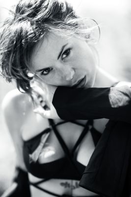 Do you dare? / Portrait  photography by Photographer Cornel Waser ★2 | STRKNG