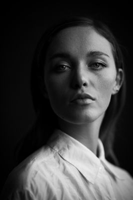 Look at me / Portrait  Fotografie von Fotograf Cornel Waser ★2 | STRKNG