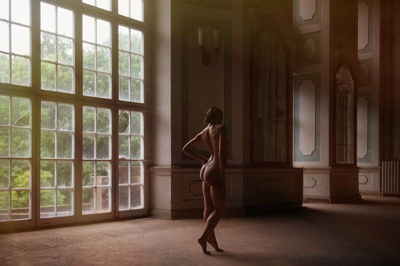 Once upon a time in an abandoned mansion - &copy; Marina tells you | Nude