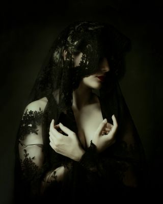 Deep black / Mode / Beauty  Fotografie von Model Famiochka | STRKNG