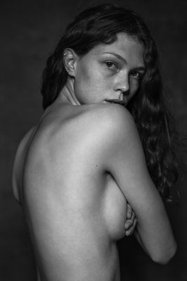 Ksenia / Portrait  photography by Photographer anton_plotnik_off ★3 | STRKNG