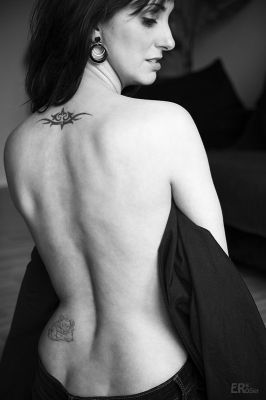 Portrait au dos nu / Nude  photography by Photographer Eric Rosier | STRKNG