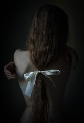 Fiocco bianco Fiocco bianco / Portrait photography by Photographer Cristiana Zamboni ★10 | STRKNG